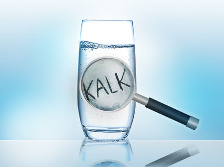 Kalkhaltiges Wasser trinken – schädlich oder sogar gesund?