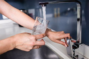 Stiftung Warentest meldet: Zwei von drei Wasserhahn-Armaturen geben Schadstoffe ins Leitungswasser!